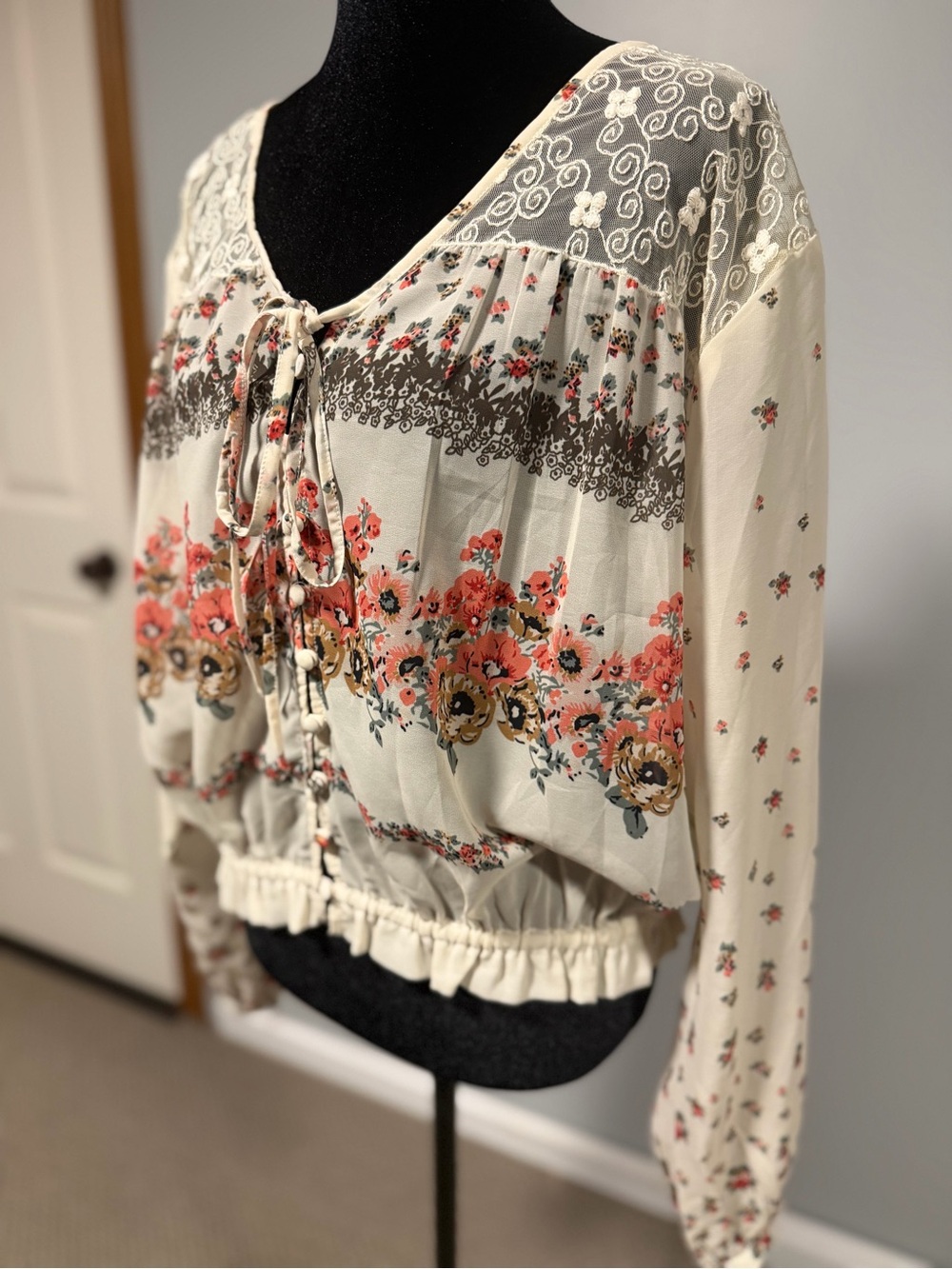 En Crème Women’s Medium Boho Floral Lace Peasant Blouse Ivory Long Sleeve